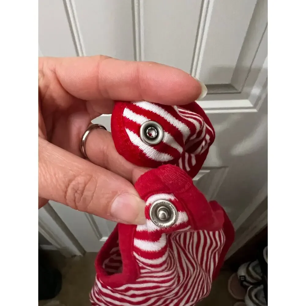 Buc-ee's Red & White Striped Newborn Bib Snap Closure beaver logo embroidery EUC